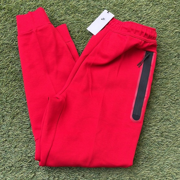 Nike Sportswear Tech Fleece - Picture 2 of 2
